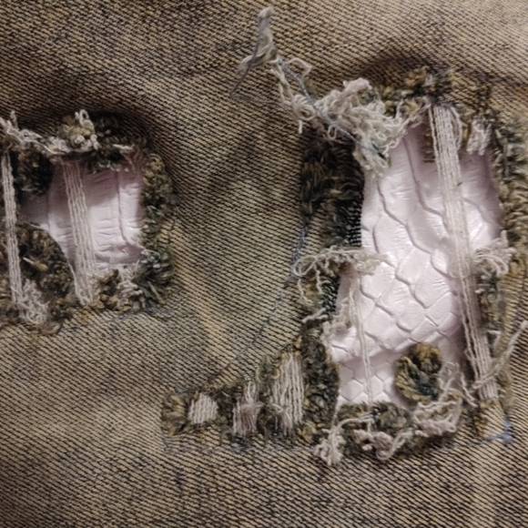 Amiri jeans perfect condition price negotiatable. Dropping price for one day 700 - Picture 7 of 9